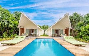 Bazén v ubytování RAAYA By Atmosphere - Premium All Inclusive with Free Transfers nebo v jeho okolí