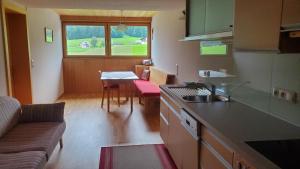 Kuchyň nebo kuchyňský kout v ubytování Ferienwohnung Peter