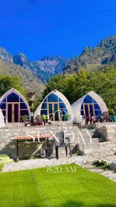 En generel udsigt til bjerge eller udsigt til bjerge taget fra luksusteltet + 27 billeder