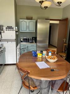 Kuchnia lub aneks kuchenny w obiekcie Maison accueillante avec vue sur la mer à Grosseto-Prugna