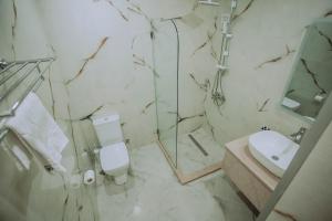 Koupelna v ubytování Royal Medis Hotel