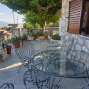 Patio o area all'aperto di View By the Castle Nafpaktos