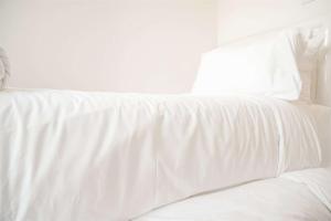 Gallery image of Well Furnished and Restful 2BR Tokyo Riverside PIK 2 Apartment By Travelio in Rawalembang +13 photos