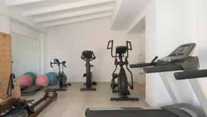 Fitness centrum a/nebo fitness zařízení v ubytování High Beach White - Adults Only