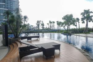 Bassein majutusasutuses Simple and Homey 2BR at Benson Supermall Mansion Apartment By Travelio või selle lähedal