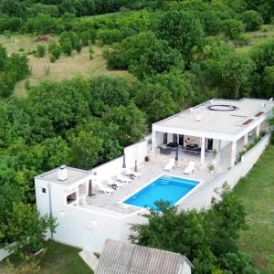 Πισίνα στο ή κοντά στο Villa Blanco