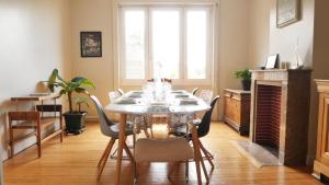 Posezení v ubytování OPARADI "La Bourgeoise" Maison de CHARME idéal FAMILLE, GROUPE