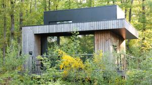 Vonkajšia záhrada v ubytovaní Forest Cube