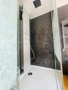 Bilik mandi di Residenza Emma Moneglia +23 gambar