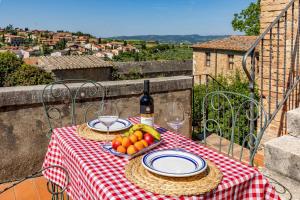 Kép Palazzo Costanti - A 8 minuti dalle terme szállásáról San Quirico dʼOrciában a galériában