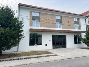 Το κτήριο όπου στεγάζεται  το ξενοδοχείο διαμερισμάτων