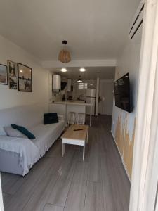 TV a/nebo společenská místnost v ubytování JR apartment albir