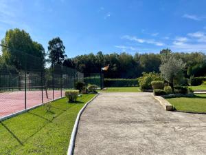 Tenis alebo squash v ubytovaní Casa Areosa alebo jeho okolí