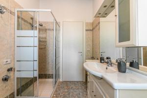 Koupelna v ubytování Conero Holiday Home - "Il Filare"