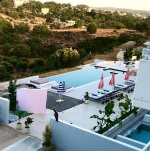 Bazén v ubytování Ano Kampos Hotel nebo v jeho okolí