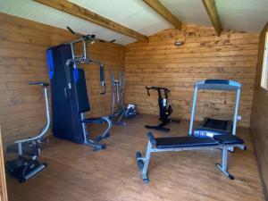 Fitness centrum a/nebo fitness zařízení v ubytování Glamping VALL de CODÓ