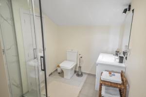 Ένα μπάνιο στο Eyes in the Sky +33 φωτογραφίες