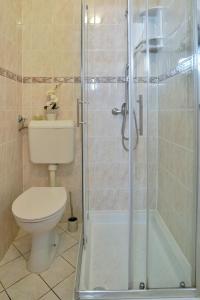 Kúpeľňa v ubytovaní Apartment Samanta + 17 fotografií