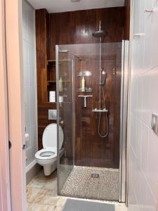 Billede fra billedgalleriet på Charmant studio en rez de jardin Chaville i Chaville