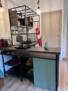 Billede fra billedgalleriet på Charmant studio en rez de jardin Chaville i Chaville + 7 billeder