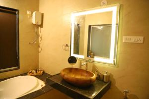 Phòng tắm tại Sixth Element -3BHK Villa with indoor private pool