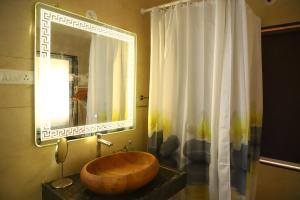Phòng tắm tại Sixth Element -3BHK Villa with indoor private pool