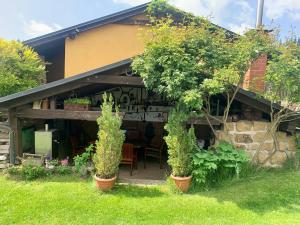 Aed väljaspool majutusasutust Apartman Daniela