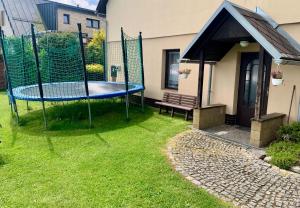 Aed väljaspool majutusasutust Apartman Daniela