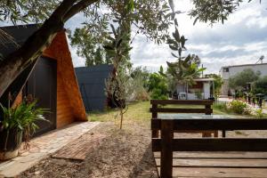 Φωτογραφία από το άλμπουμ του Garden Villa Lake Side & Glamping σε Εξαμίλι