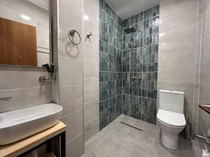 A bathroom at Hotel Mountime Kazbegi