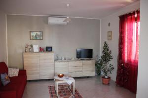 TV a/nebo společenská místnost v ubytování "Casa Macario" tra Costa dei Trabocchi e Majella