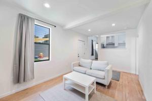 Kuchyň nebo kuchyňský kout v ubytování Modern Luxury 1BR Apartment Close to Attractions