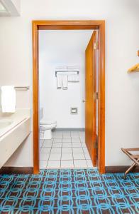 Bilik mandi di Casco Bay Inn +50 gambar