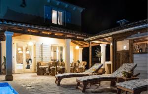 Χώρος καθιστικού στο Nice Home In Smoljanci With Wifi +32 φωτογραφίες