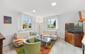 Χώρος καθιστικού στο Stunning Apartment In Schleusingen