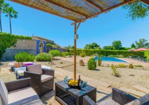 Gallery image of Son Costa, villa típica mallorquina con piscina in Montuiri