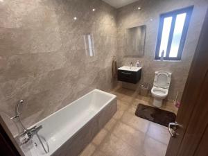 Bilik mandi di Stella Maris Mansions