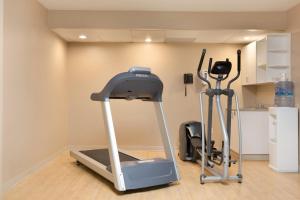 Fitnesscenter och/eller fitnessfaciliteter på Border Inn & Suites