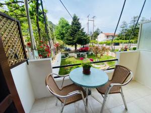 Zahrada ubytování Olive Studio ,Balcony with Mountain View, Kitchenette, 1km to Beach ,by likeyourhome