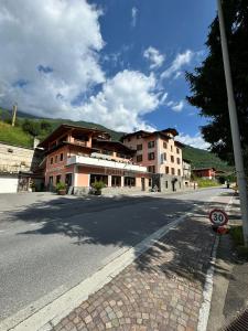 Nespecifikovaný výhled na hory nebo výhled na hory při pohledu z hotelu
