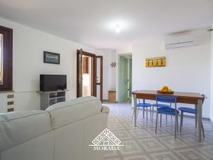 Μια τηλεόραση ή/και κέντρο ψυχαγωγίας στο Casa Roccia - MORADA