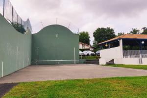 Afbeelding uit fotogalerij van Jolie maison basque entre mer et montagne in Hendaye