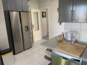 A kitchen or kitchenette at Villa Mare a los pies de Sierra Nevada