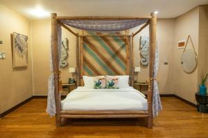 Katil atau katil-katil dalam bilik di Club Serena Resort +42 gambar