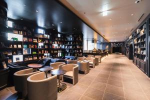 Lounge nebo bar v ubytování Sotetsu Hotels The Splaisir Yokohama