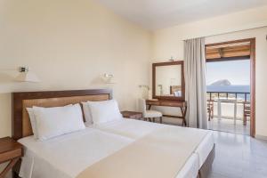Фотография из галереи Porto Delfino Retreat в городе Капсалион