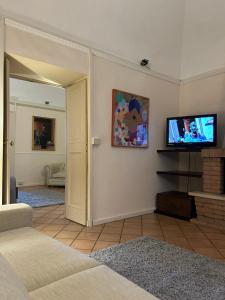 Televisyen dan/atau pusat hiburan di Palazzo Antico