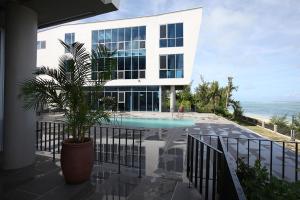 사이판 iris pool villa 내부 또는 인근 수영장