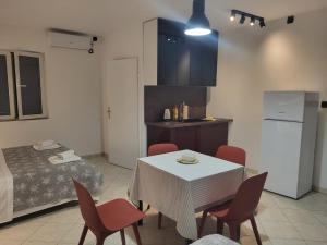 Kuchyň nebo kuchyňský kout v ubytování Batkoski Apartments