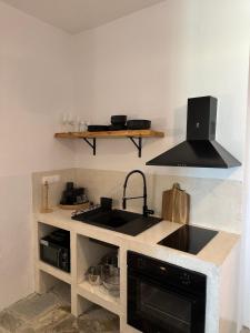 Gallery image of Γεράνι Suite in Ktima Gerostathi in Polykhrono